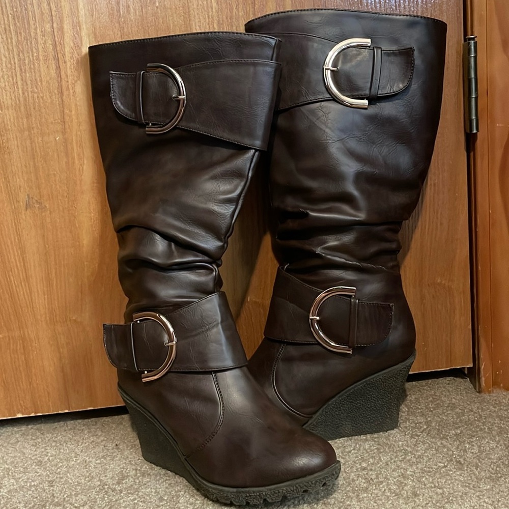 Forever “Jessie” brown wedge boot. Like new. Maybe worn once. Size 8.5. No flaws